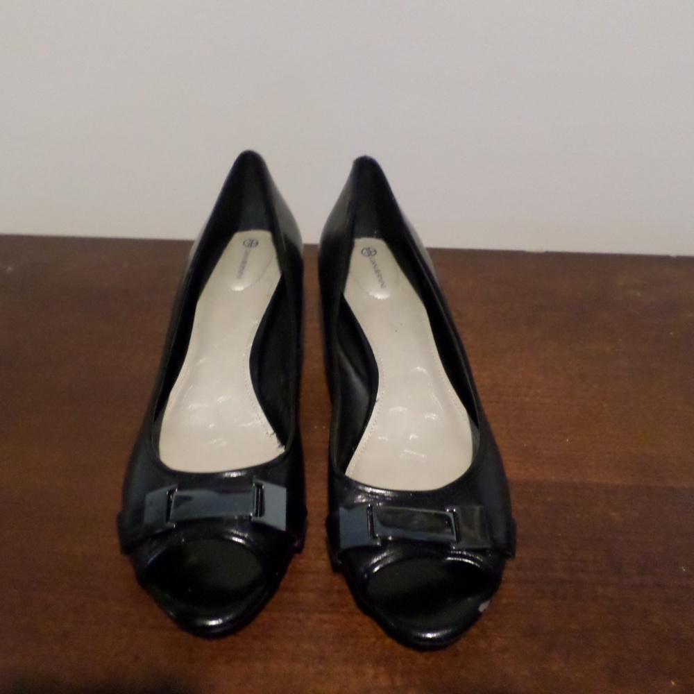 Giani Bernini Women's Wedge, Peeptoe, Silver Bar Accent, Size 10M